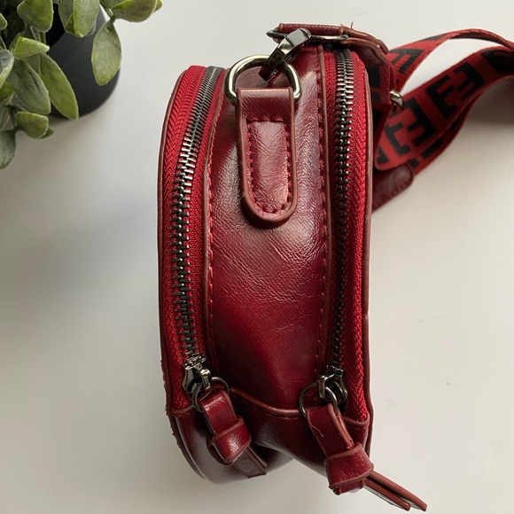 FanPinBag Circle Purse. NWOT - Picture 5 of 14